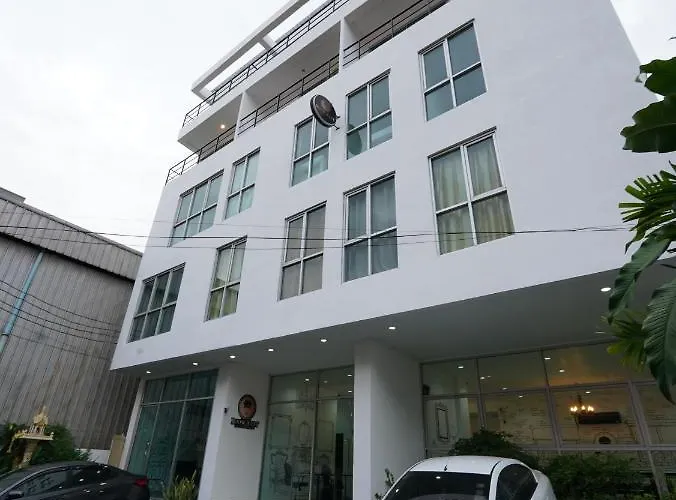 Hotell Rq Sukhumvit 50 By Collection O 4*