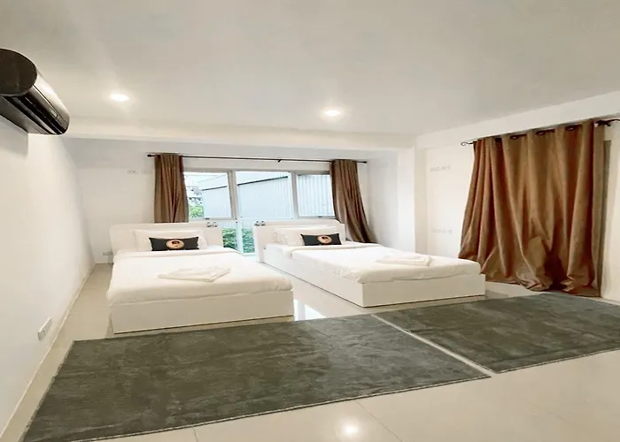 ホテル Rq Sukhumvit 50 By Collection O 4*