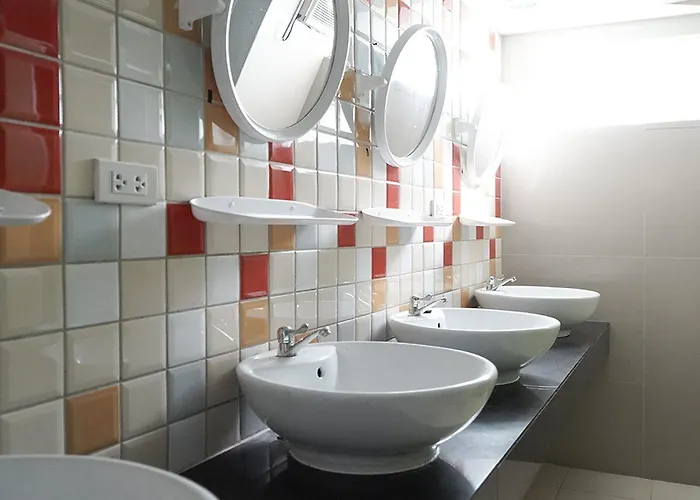 ホテル Rq Sukhumvit 50 By Collection O 4*