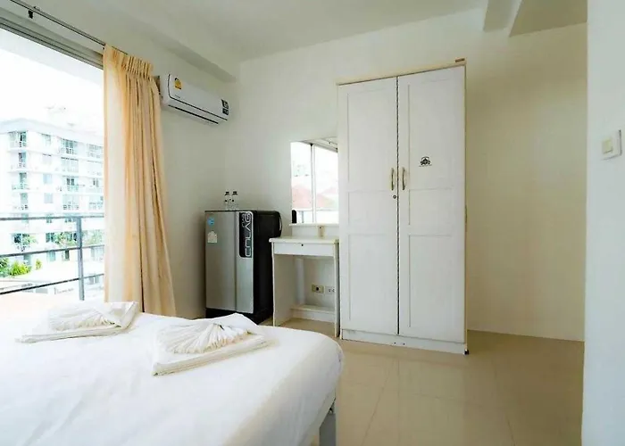 Rq Sukhumvit 50 By Collection O
