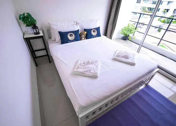 Rq Sukhumvit 50 By Collection O ホテル 4*